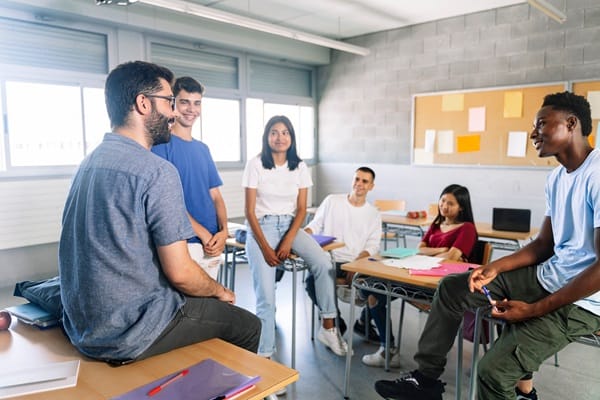 Inseguridad y desempleo: Principales problemas para los jóvenes en Colombia imagen de la publicación