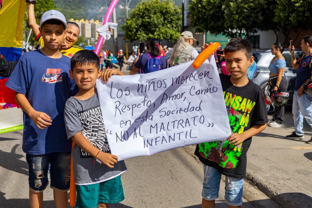 Tarjeta roja al trabajo infantil: Comunidad marchó por los derechos de la infancia imagen de la publicación
