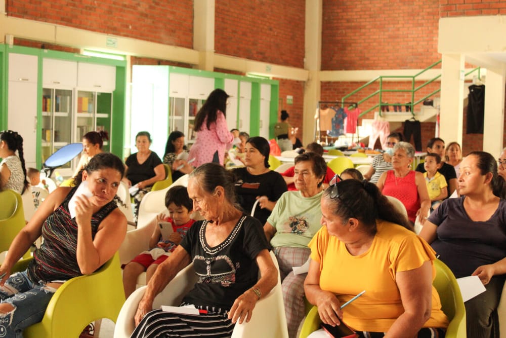 Madres cabeza de familia recibieron apoyo con la “Ropatón” imagen de la publicación