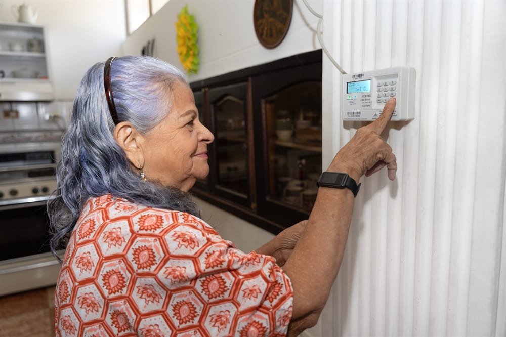 Desde septiembre recargas de energía prepago integrarán cobro del aseo imagen de la publicación