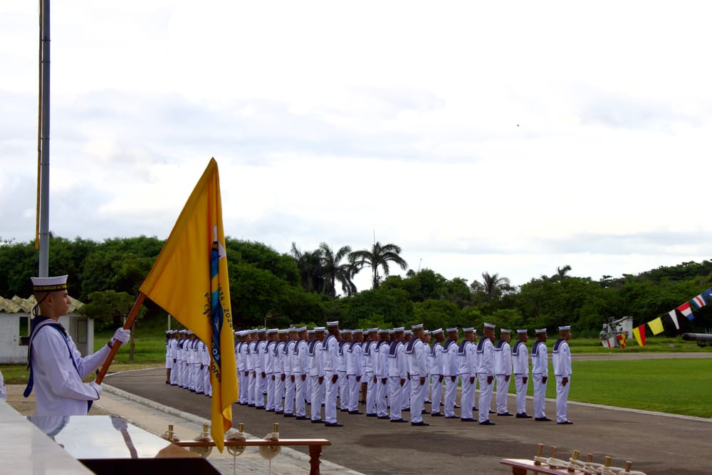 164 nuevos suboficiales se graduaron en la Escuela Naval de Barranquilla imagen de la publicación