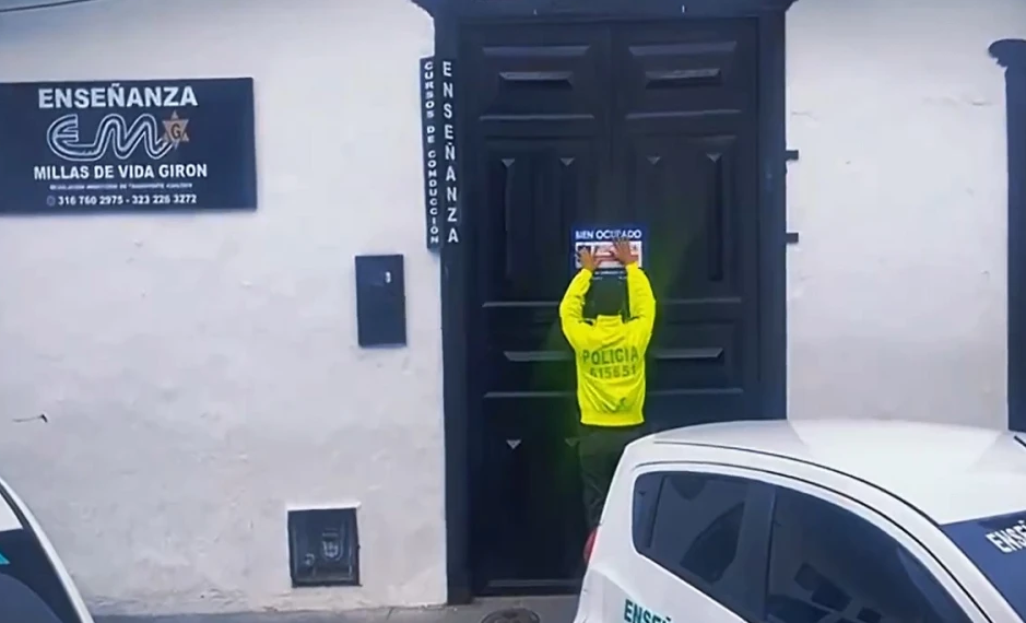 Escándalo de licencias falsas: Denuncian que tramitador se niega a devolver dinero a perjudicados imagen de la publicación