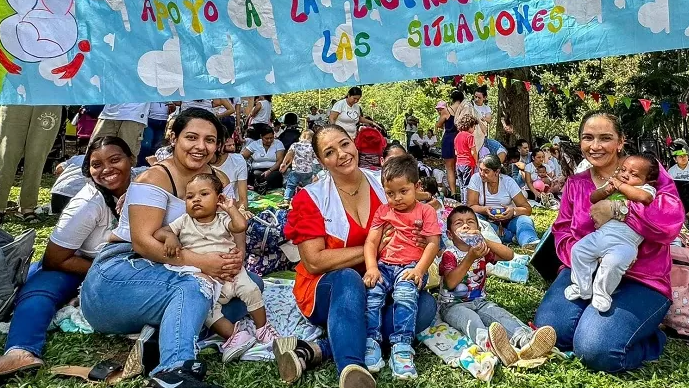 Más de mil madres lactantes se unieron en la gran lactatón de Piedecuesta imagen de la publicación