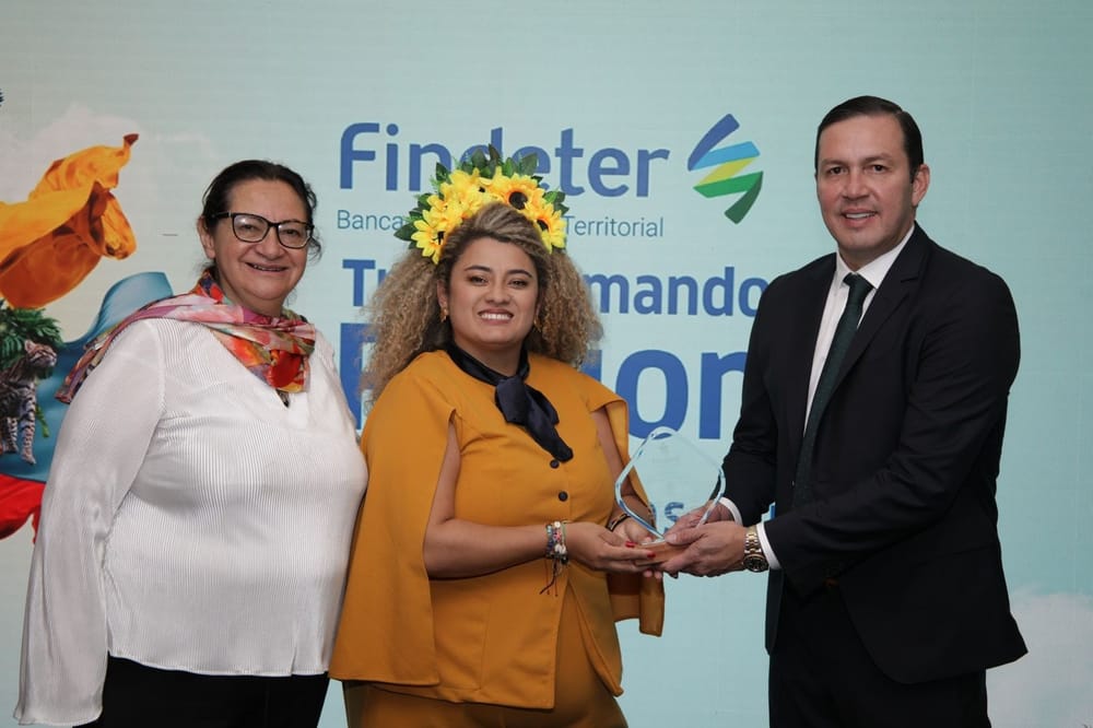 Findeter premia al Ministerio TIC por conectar zonas rurales de Colombia imagen de la publicación