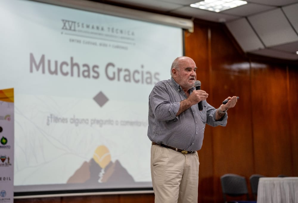 Académico argentino desafía a jóvenes geólogos a cuestionar y revolucionar el conocimiento imagen de la publicación
