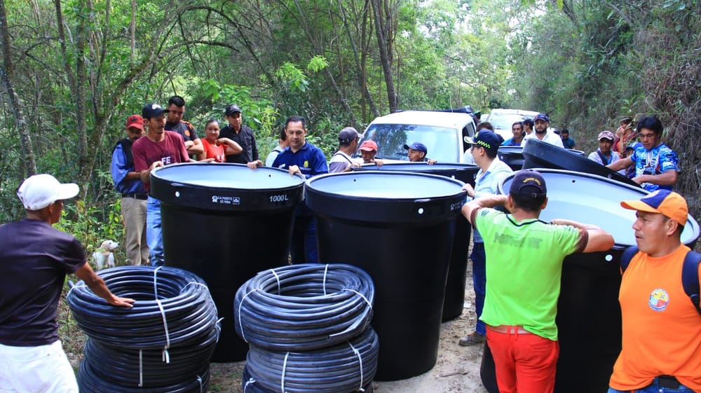 Maquinaria amarilla llegará a 50 municipios de Santander para mitigar desastres naturales imagen de la publicación
