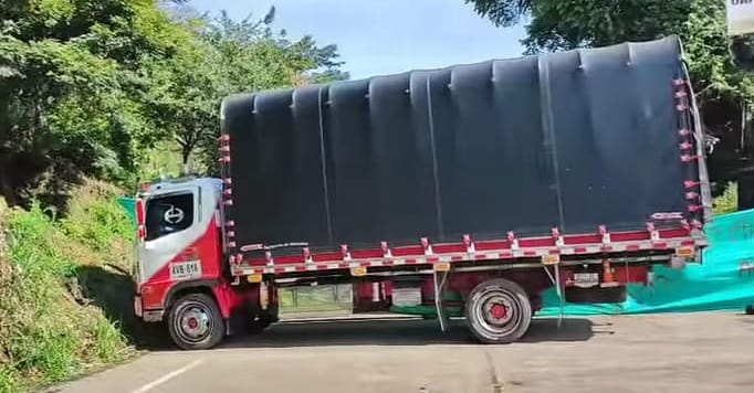 Crisis en San Gil: Paro camionero afecta alimentos y pasajeros imagen de la publicación
