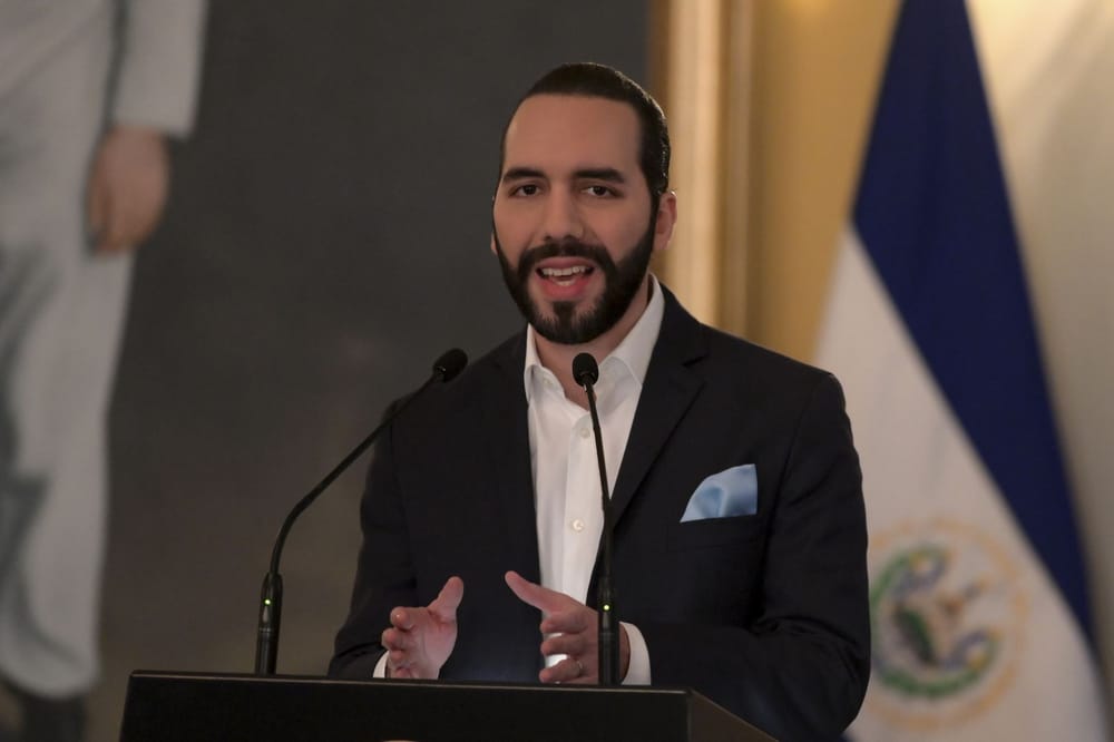 Bukele intensifica su 'guerra' contra pandillas con masivo operativo en El Salvador imagen de la publicación