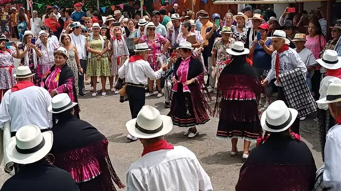 Música, baile y tradición se tomaron El Mortiño imagen de la publicación