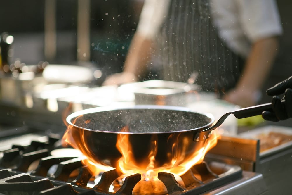 ¿Le gusta lo tostado? Descubra cómo la cocción a alta temperatura afecta su salud imagen de la publicación