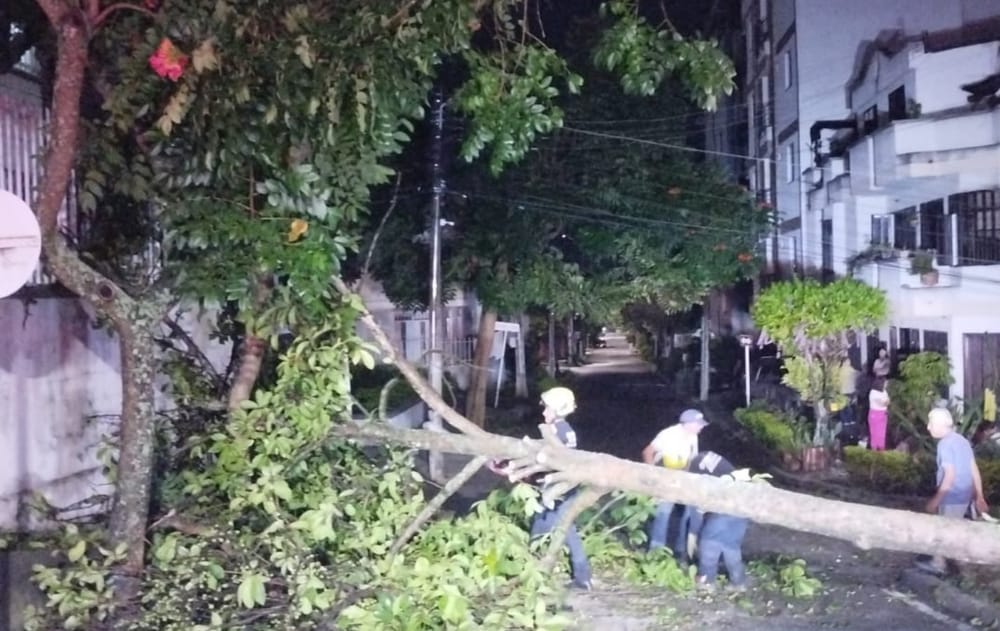Aguacero causó estragos en Bucaramanga y Floridablanca imagen de la publicación