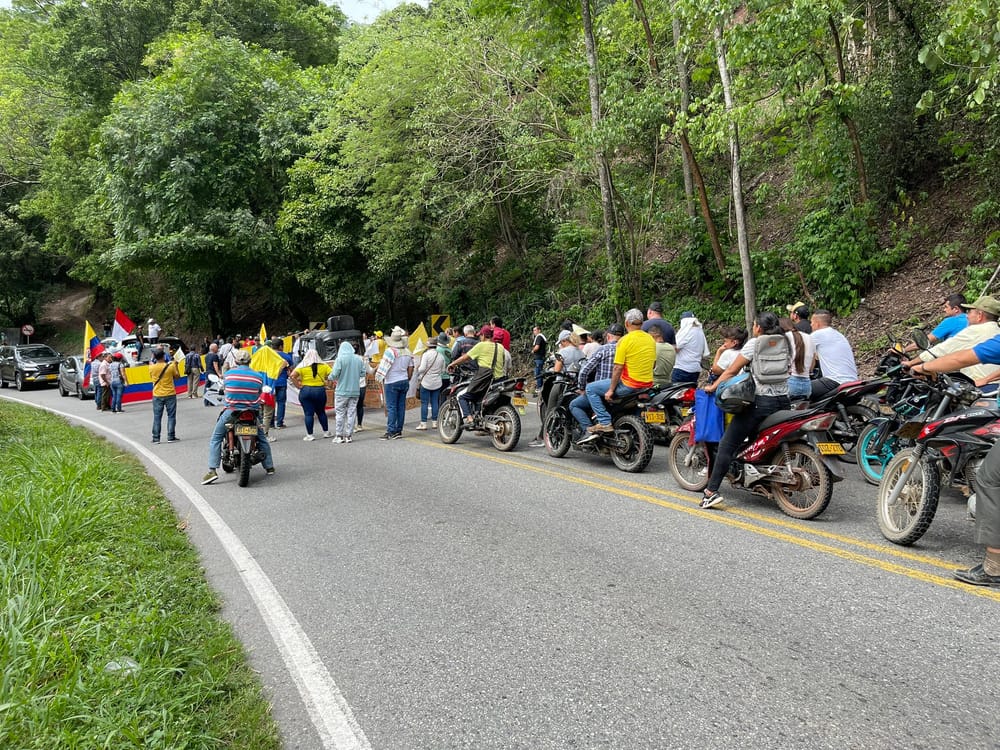 Habitantes de Rionegro llevan a cabo protesta por la reapertura del peaje imagen de la publicación