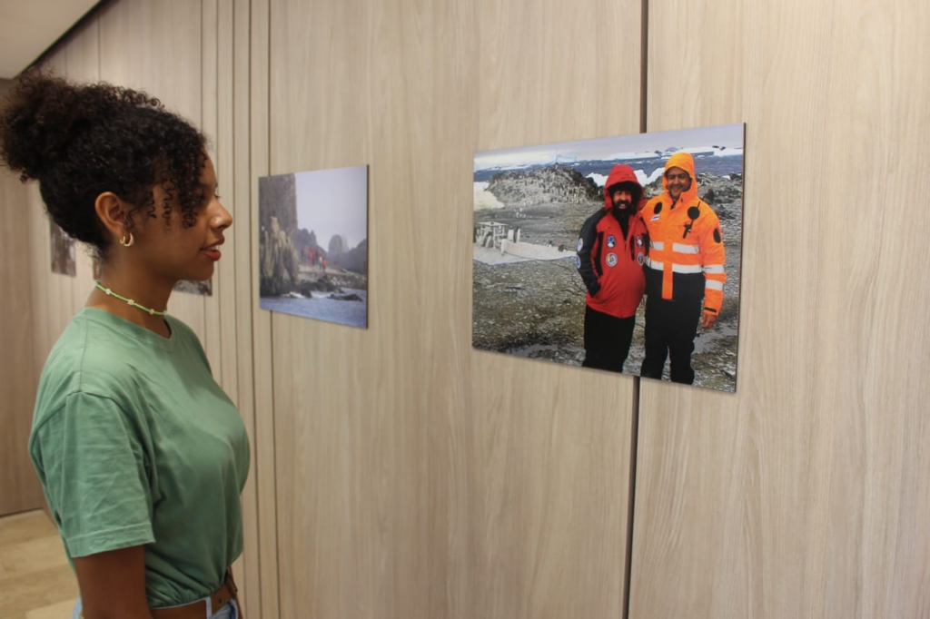 La Antártida llega a la UIS con la exposición ‘Al sur del Sur’ imagen de la publicación