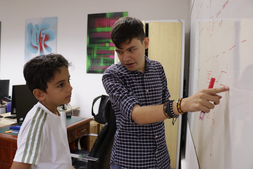 Curso vacacional de robótica impulsa el talento joven en Santander imagen de la publicación