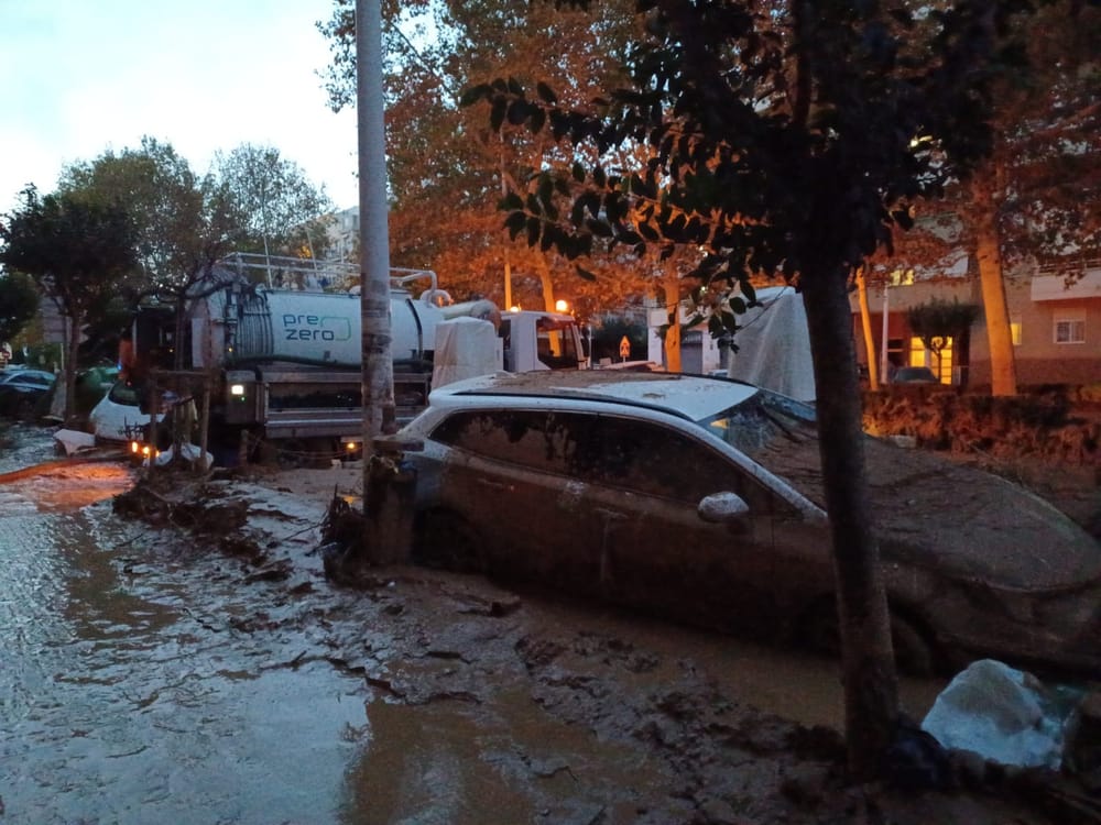 España declara zona de emergencia y moviliza miles de efectivos a Valencia imagen de la publicación