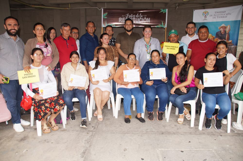 Reconocieron a mujeres como eje de productividad en proyectos de restitución imagen de la publicación
