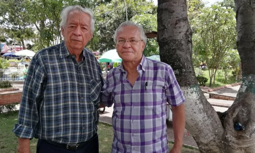 Periodista Misael Salazar presenta su libro "Como PEZ EN EL AGUA" sobre Carlos Arturo Ardila Rodríguez imagen de la publicación