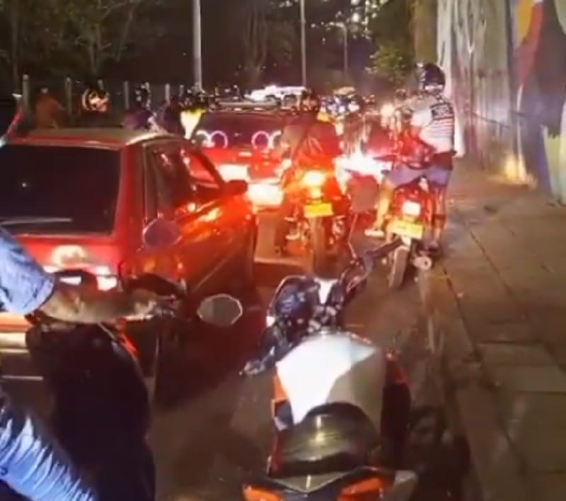 Trágico choque de motocicletas deja tres heridos graves en Bucaramanga imagen de la publicación