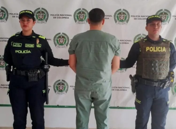 Médico fue detenido acusado de violar a una paciente durante la consulta imagen de la publicación