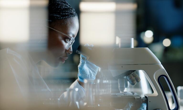 MinCiencias lanza convocatoria para financiar proyectos científicos liderados por mujeres imagen de la publicación