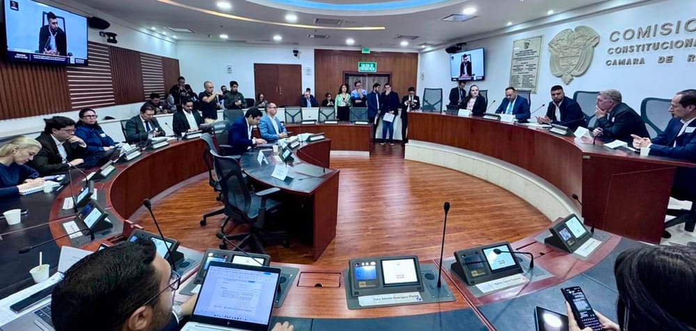 "Facilitar el acceso al espectro a población vulnerable y de zonas apartadas es clave para mejorar la conectividad en Colombia”: Director de la ANE imagen de la publicación