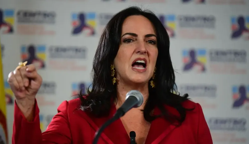 María Fernanda CABAL promete  autorizar armas de defensa personal imagen de la publicación