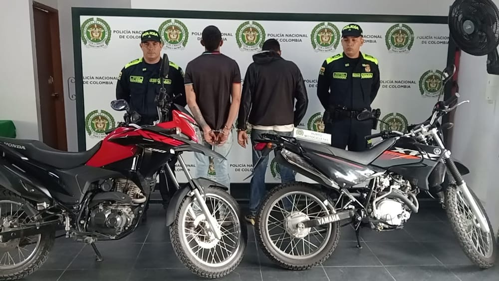 Dos ‘jaladores’ atrapados con las manos en las motocicletas imagen de la publicación