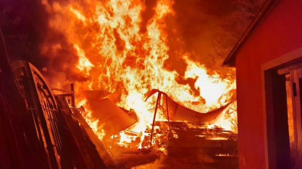 En la madrugada se desató el 'infierno' en una carpintería de Bucaramanga imagen de la publicación
