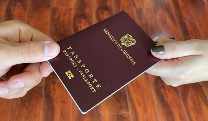 Barristas del Bucaramanga tendrán jornada especial para sacar pasaporte imagen de la publicación