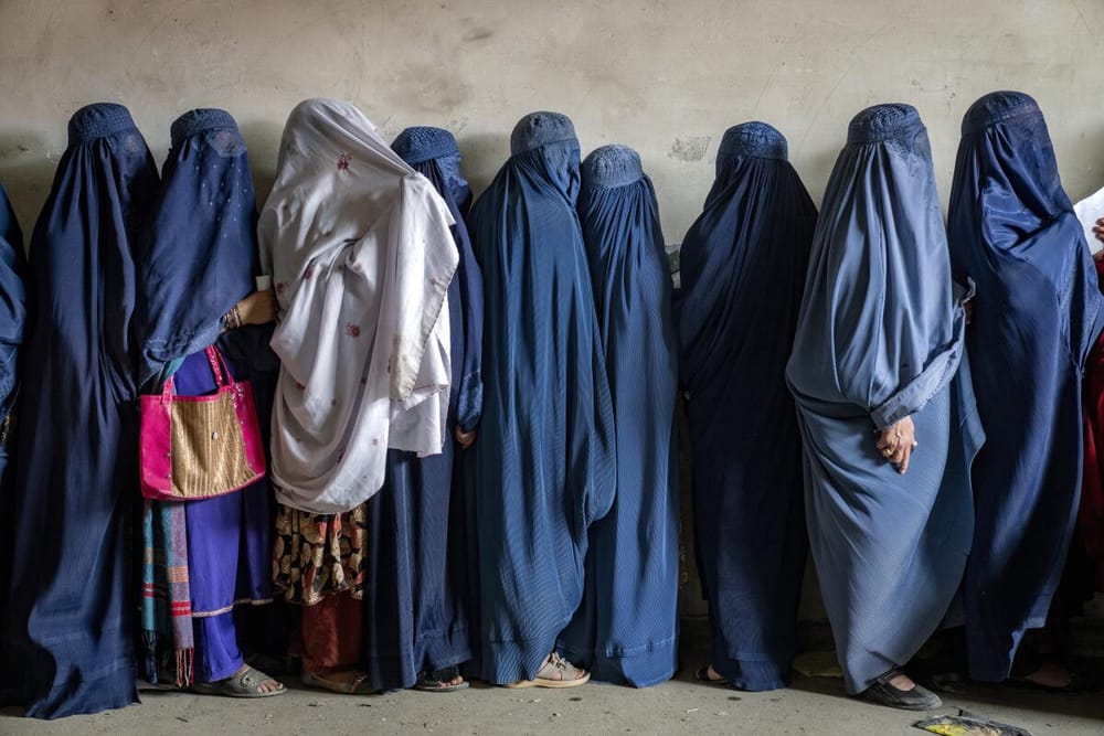 La ONU exige a los talibanes devolver los derechos a las mujeres afganas imagen de la publicación