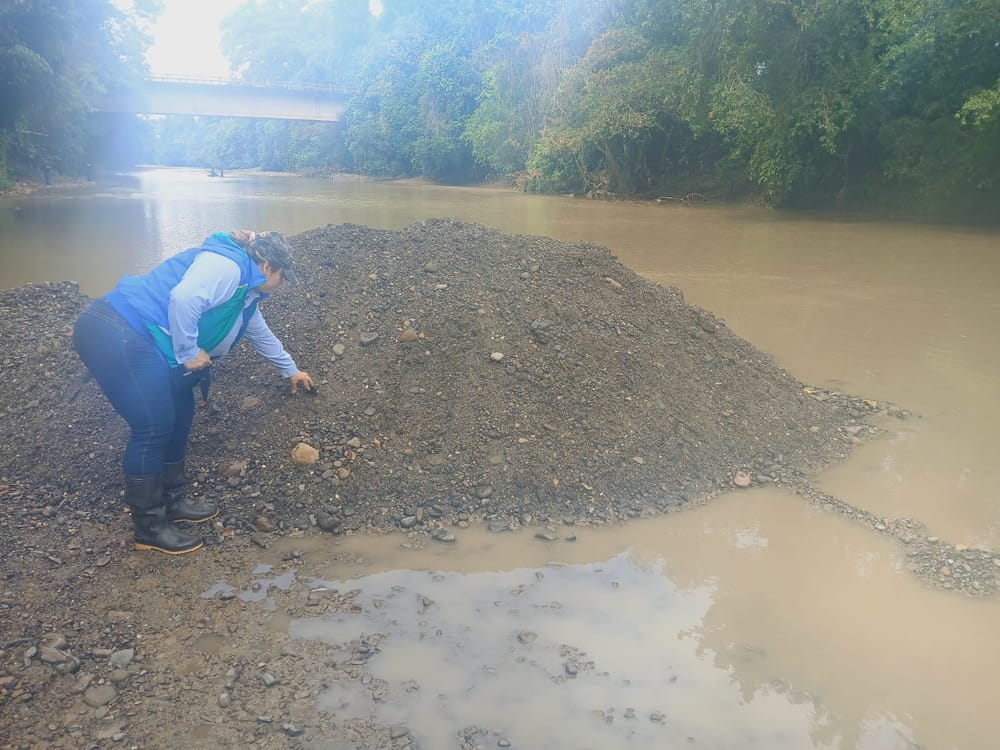Suspendieron extracción minera irregular en el río Guayabito imagen de la publicación
