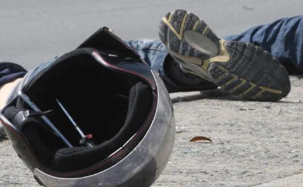 Identifican a motociclista que cayó al vació desde un  puente y perdió la vida imagen de la publicación