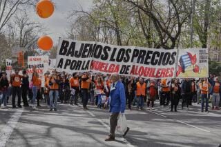Españoles protestan contra 'abusivos' cobros de alquiler imagen de la publicación