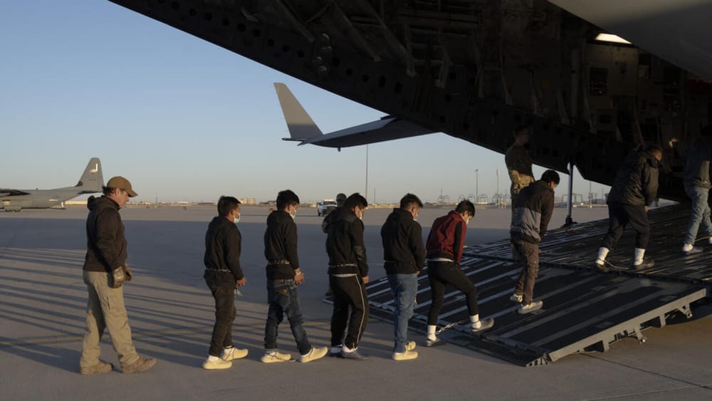 EE. UU. ofrece USD 1.000 a migrantes indocumentados que decidan autodeportarse imagen de la publicación