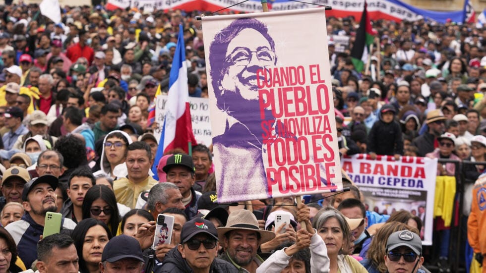 Presidente estaría presionando a la ciudadanía para llevarla a un paro nacional indefinido imagen de la publicación