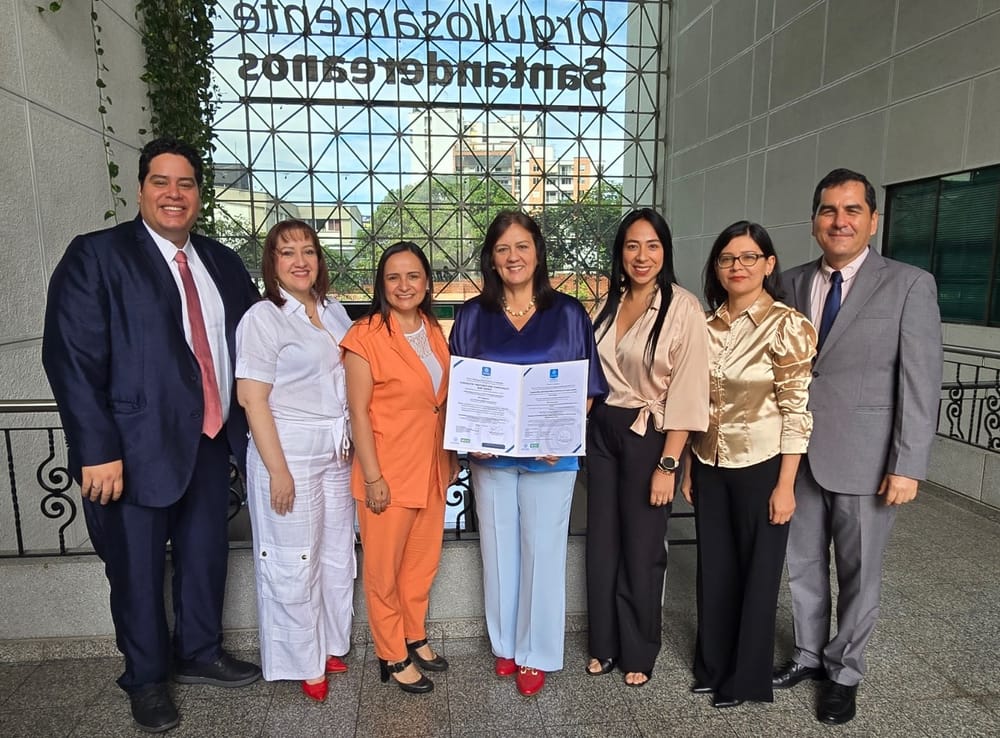 La Fundación Universitaria Comfenalco Santander recibió certificación del Icontec imagen de la publicación