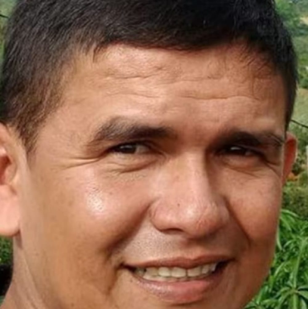 Sicarios le amargaron la cerveza a balazos a un hombre en Girón imagen de la publicación