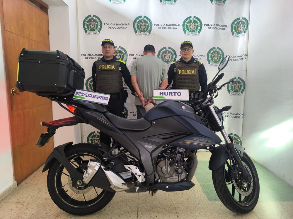 Policía nacional le frenó en seco el hurto de una moto imagen de la publicación