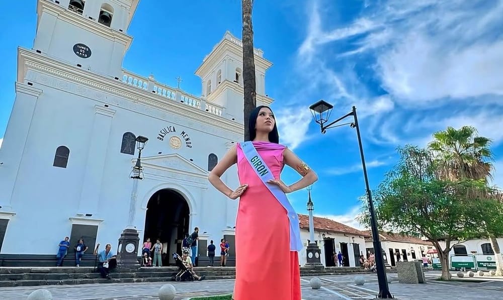 Tatiana Ortiz todo un ‘monumento’ de belleza por la corona a Señorita Santander imagen de la publicación