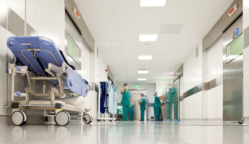Gerentes de hospitales públicos y privados: "La crisis está a punto de obligarnos a cerrar servicios" imagen de la publicación
