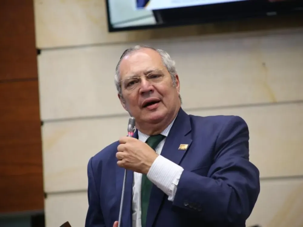 Orden de captura contra el expresidente del senado imagen de la publicación