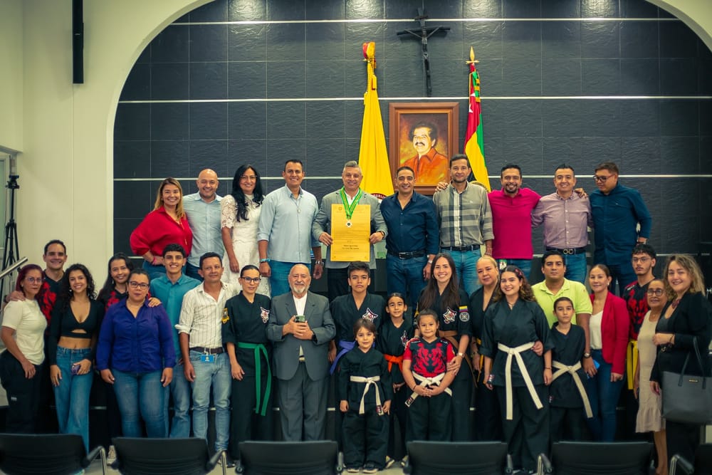 Reconocimiento y exaltación a maestro Diógenes Aparicio Prada imagen de la publicación
