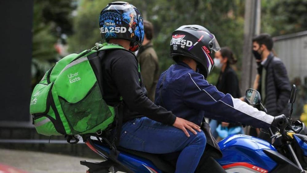 Cumplirán orden de suspensión temporal de prohibir el parrillero imagen de la publicación