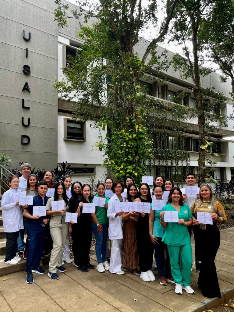 UISALUD certificó a colaboradores en atención al usuario imagen de la publicación