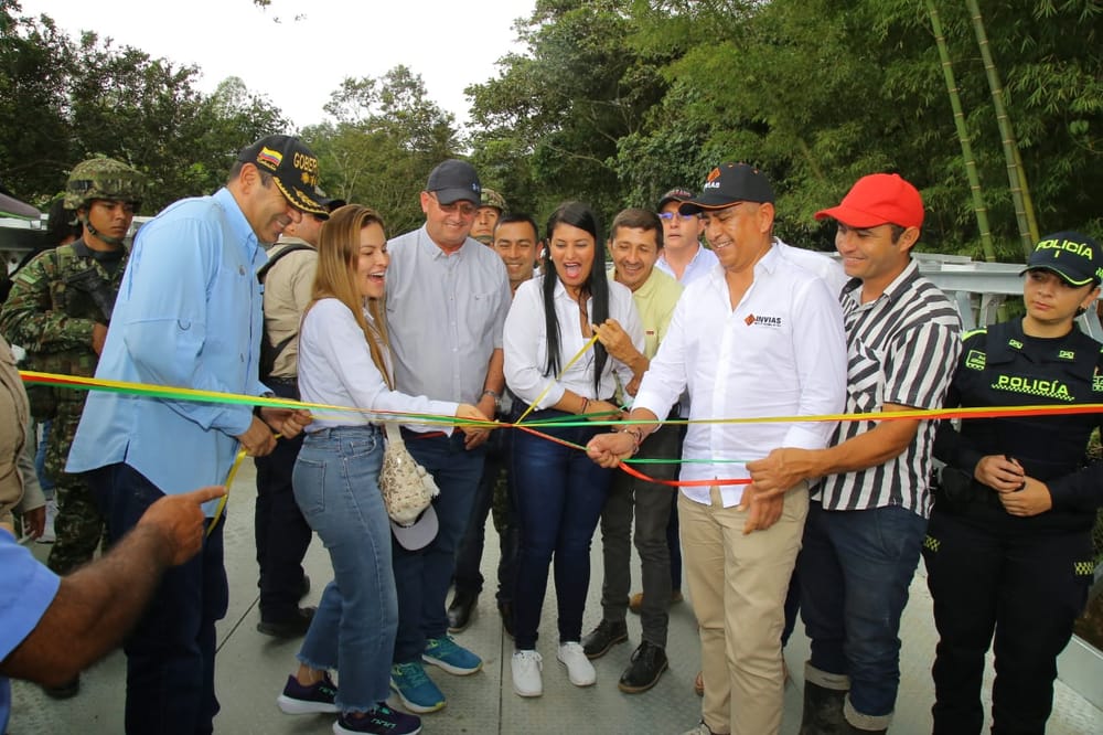 Puente provisional “El Roldán” restablece movilidad en la provincia de Guanentá imagen de la publicación