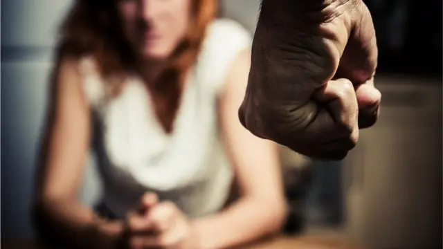 “La omisión de un funcionario también es violencia”: Regaño de la Corte a las autoridades por no frenar violencia de género contra una mujer y su hija imagen de la publicación