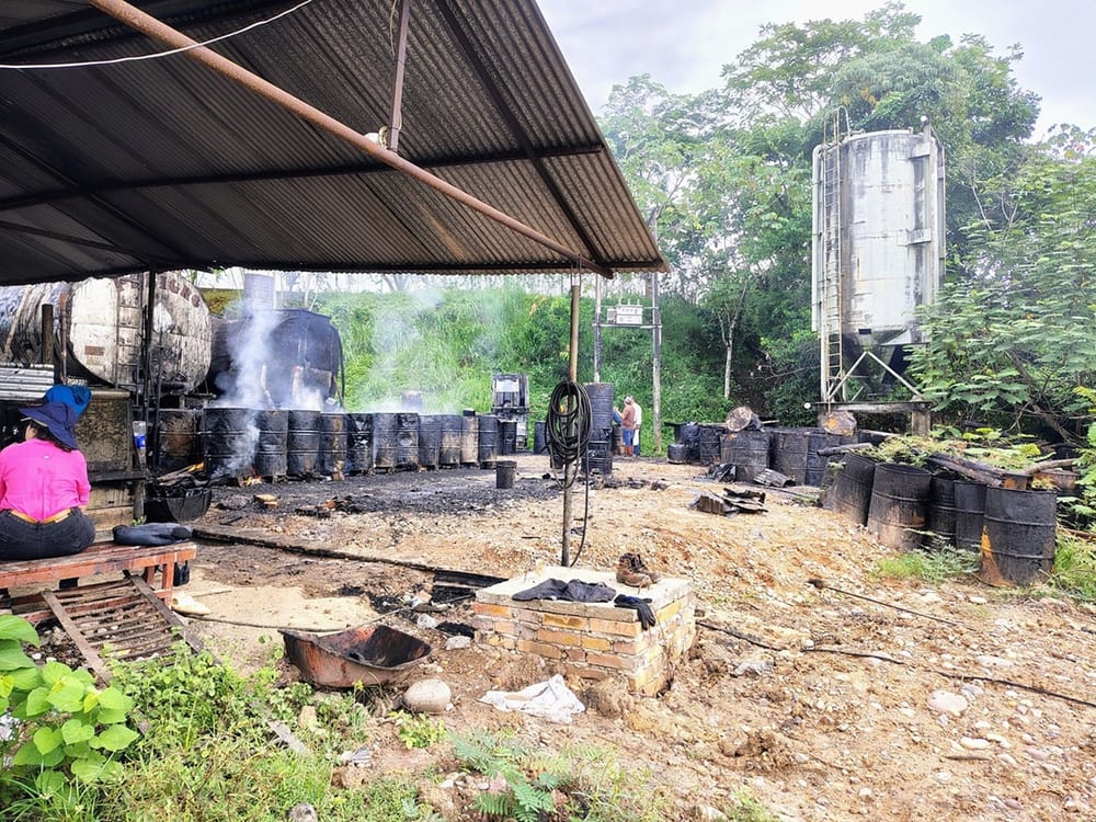 Desmantelada fábrica clandestina de asfalto en Barrancabermeja imagen de la publicación