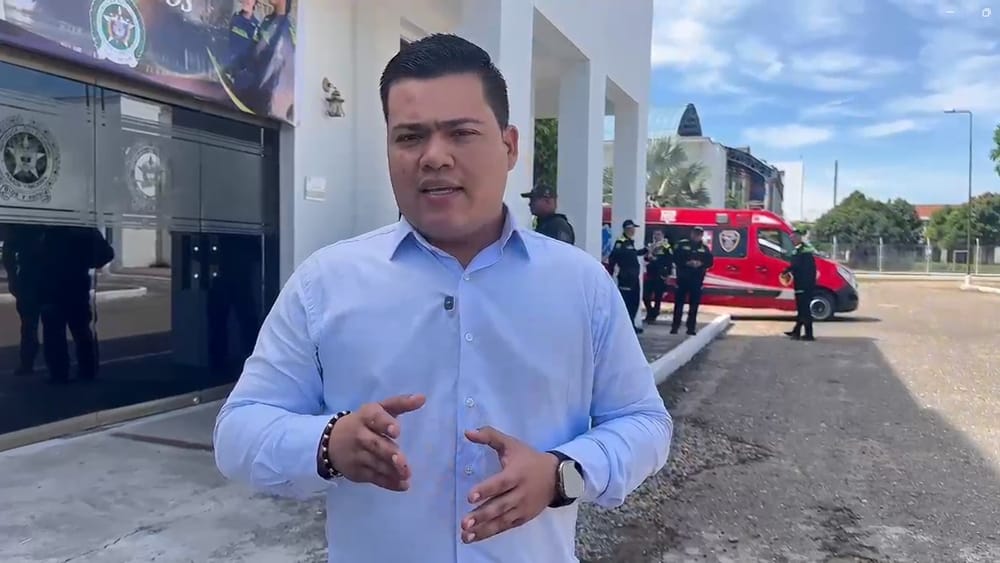 Autoridades retiran banderas instaladas por el ELN en Barrancabermeja imagen de la publicación