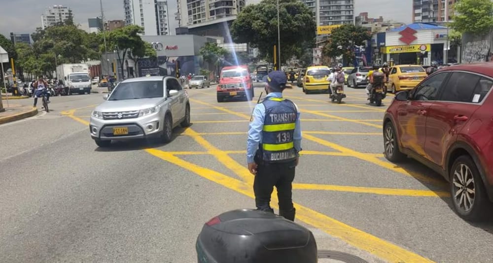 Colapso en la movilidad por fallas de semáforos en Bucaramanga imagen de la publicación