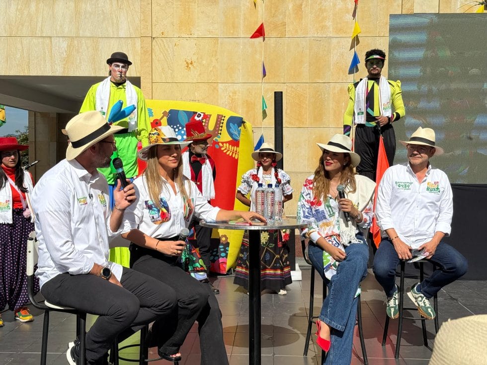 Feria Bonita de Colombia en Bucaramanga con cartel de lujo imagen de la publicación